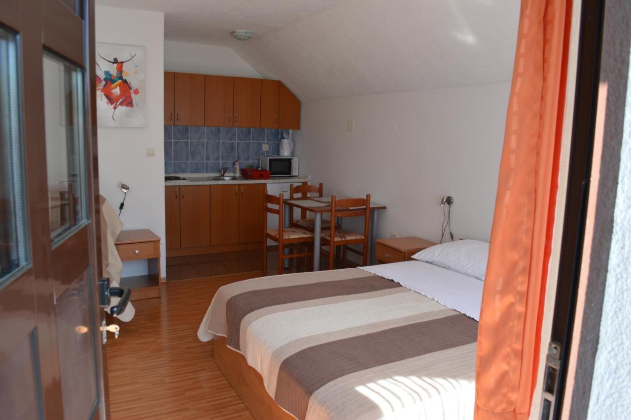 Guesthouse Andja Смолянац Екстериор снимка