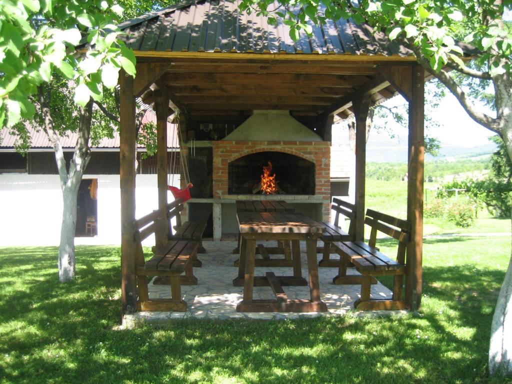 Guesthouse Andja Смолянац Екстериор снимка